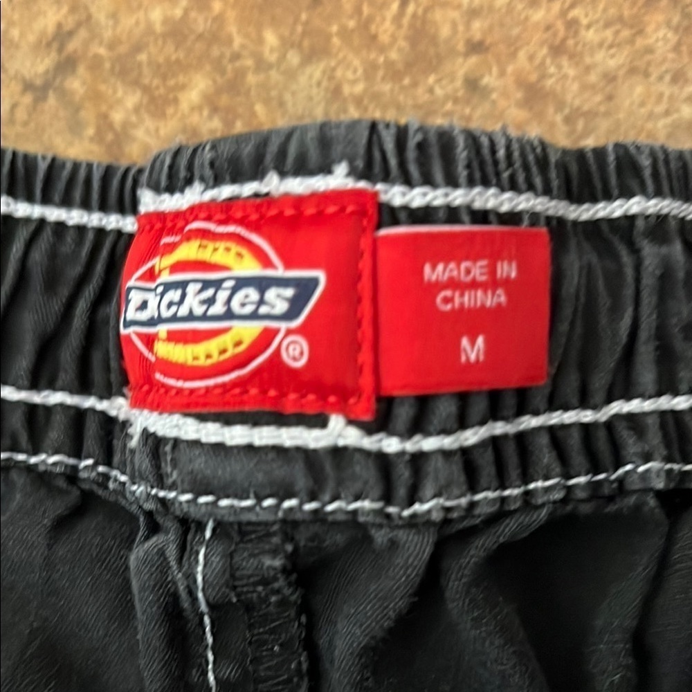 Dickies Black Women's Shorts Size M - Picture 4 of 4